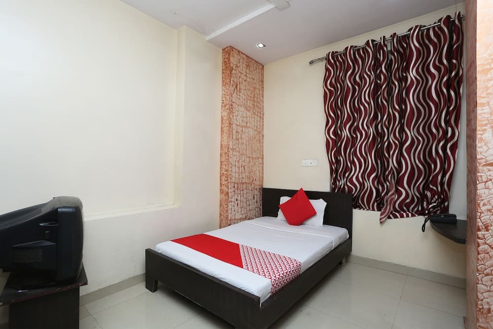 OYO 8869 Hotel-a-firoza