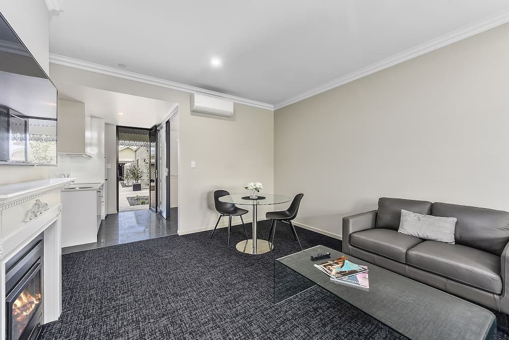 Aloha Central Premium Studios