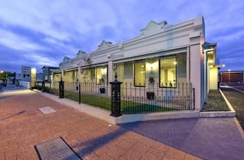 Aloha Central Premium Studios