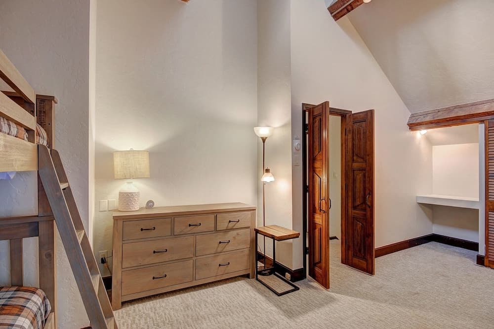 Creekside Chateau 6 Bedroom Home by RedAwning