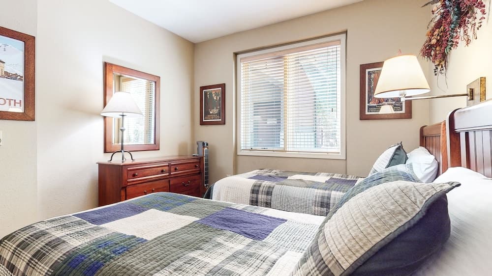 Mammoth Green #120 2 Bedroom Condo by RedAwning