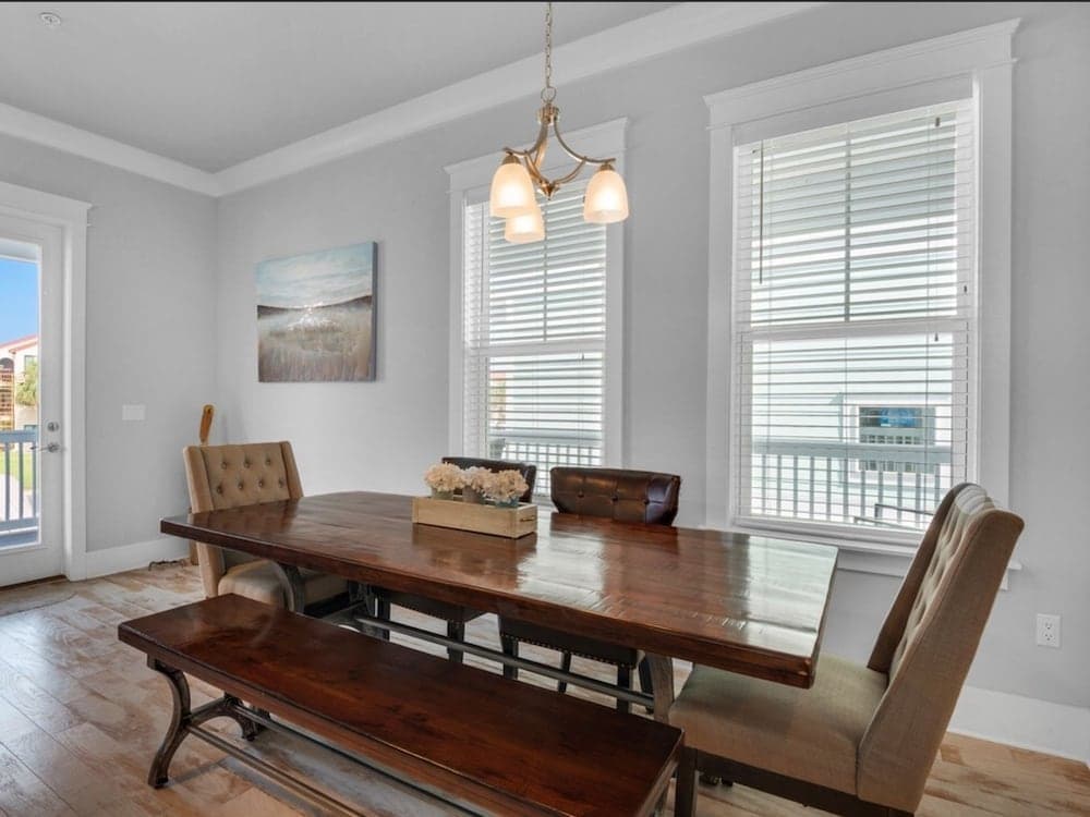 Daydream Beach - 4 Br Home