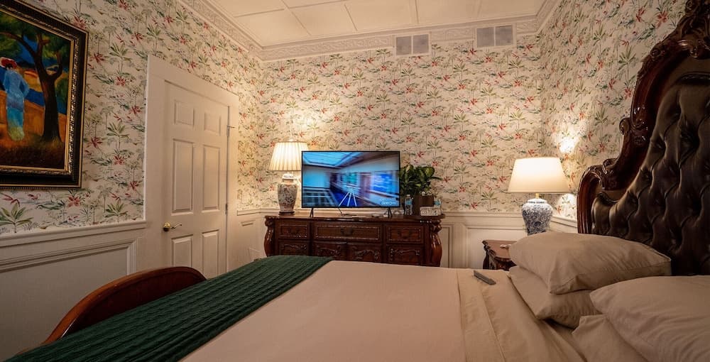 Casablanca Inn on the Bay