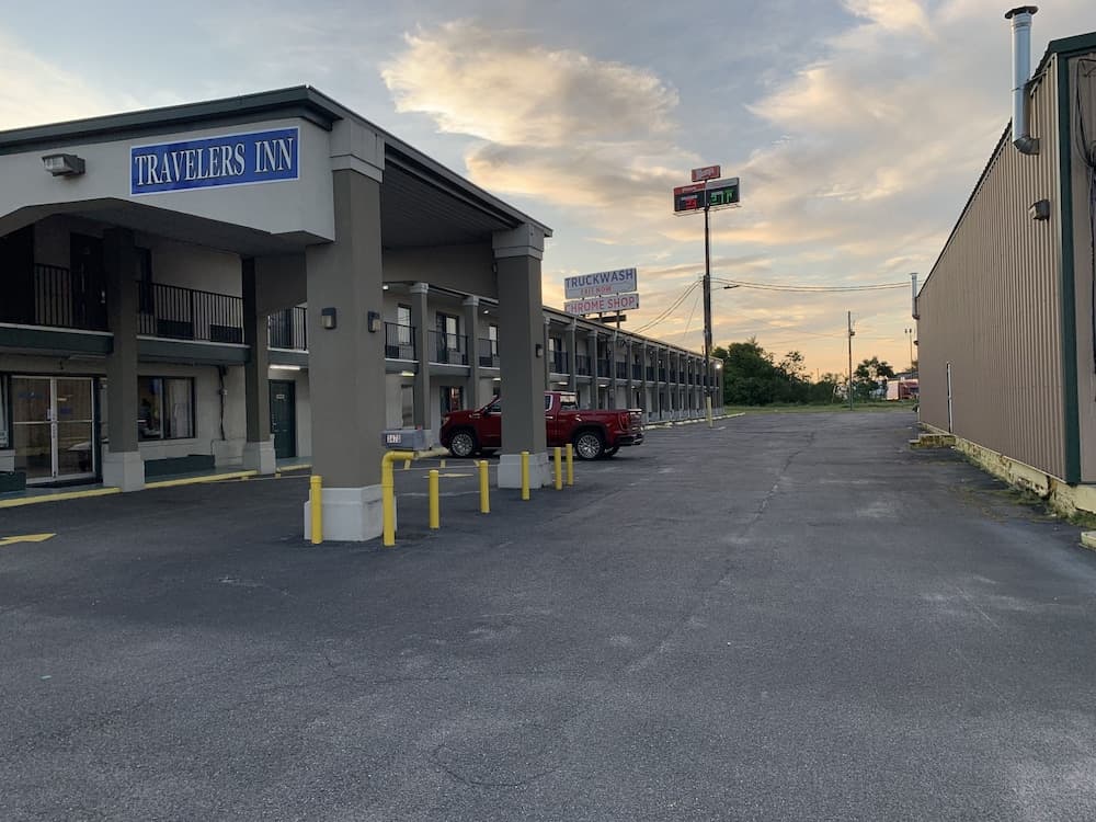 Travelers Inn