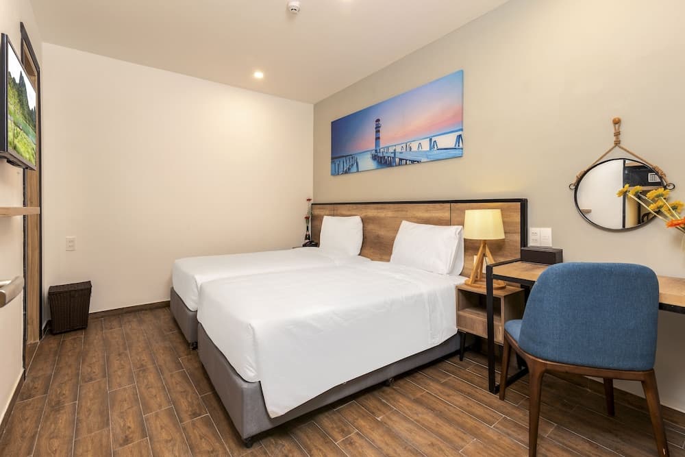 Titan Hotel (Formerly known as Golden Lotus Central)