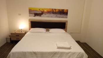 Yuanshan Dahu Homestay