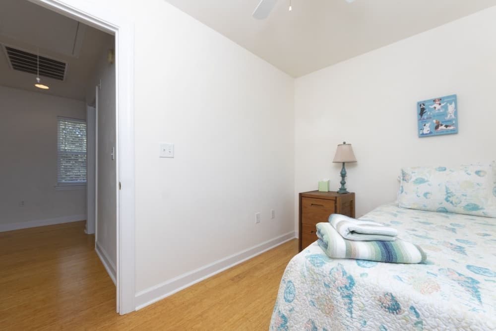 Harbor Delight On The Bay - Private Sandy Beach! 4 Bedroom Home by RedAwning