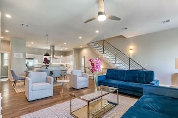 Modern 4BR Townhouse in Bienville Villas