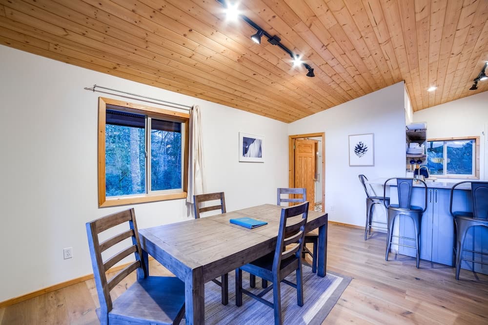 Mt. Baker Lodging Cabin 54 – Mt View, WiFi, Sleeps 6! by MBL