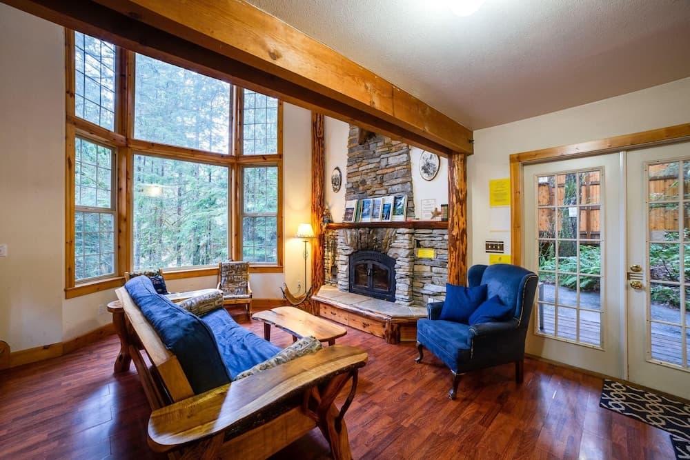 25SL - Hot Tub - BBQ - Pets Ok - WiFi - Sleeps 6