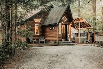 16GS - Hot Tub - BBQ - Pets Ok - Sleeps 2