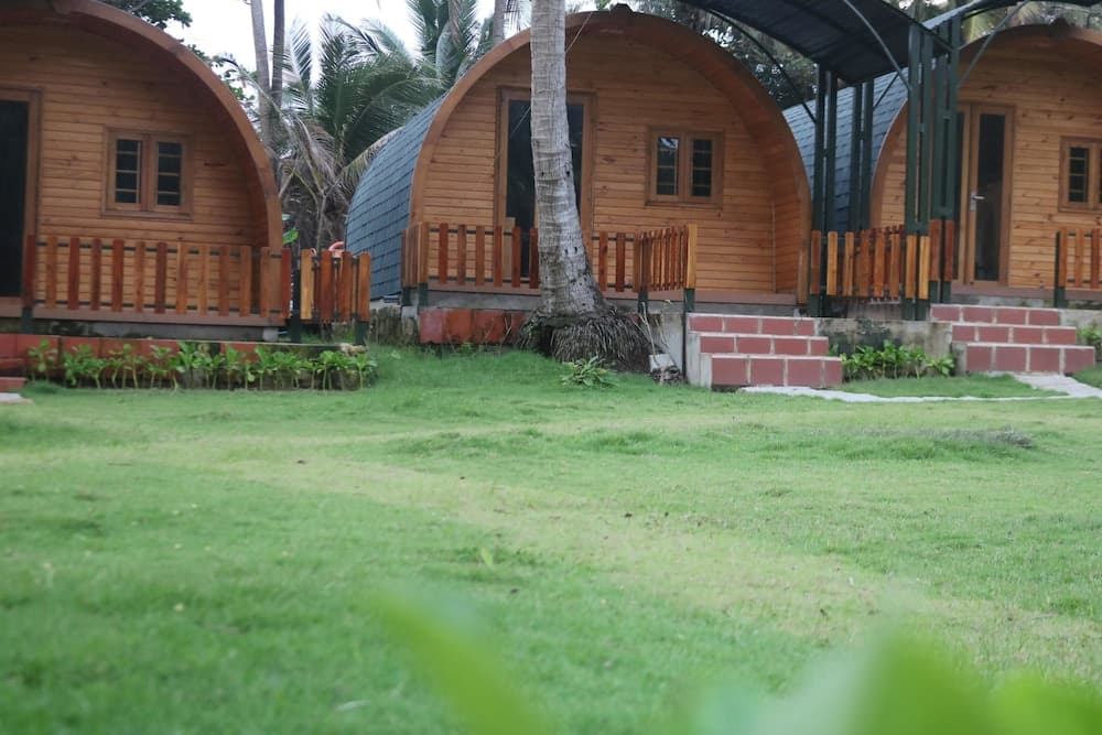 Vida Loca Resort & Sunset Beach