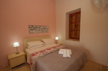 Thyone Uno Bal Cottage