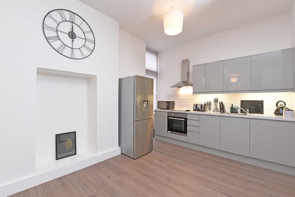 Spacious & Modern 2 Bed Apartment at Knightsbridge London