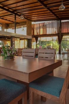 Hotel Rancho Tabachines