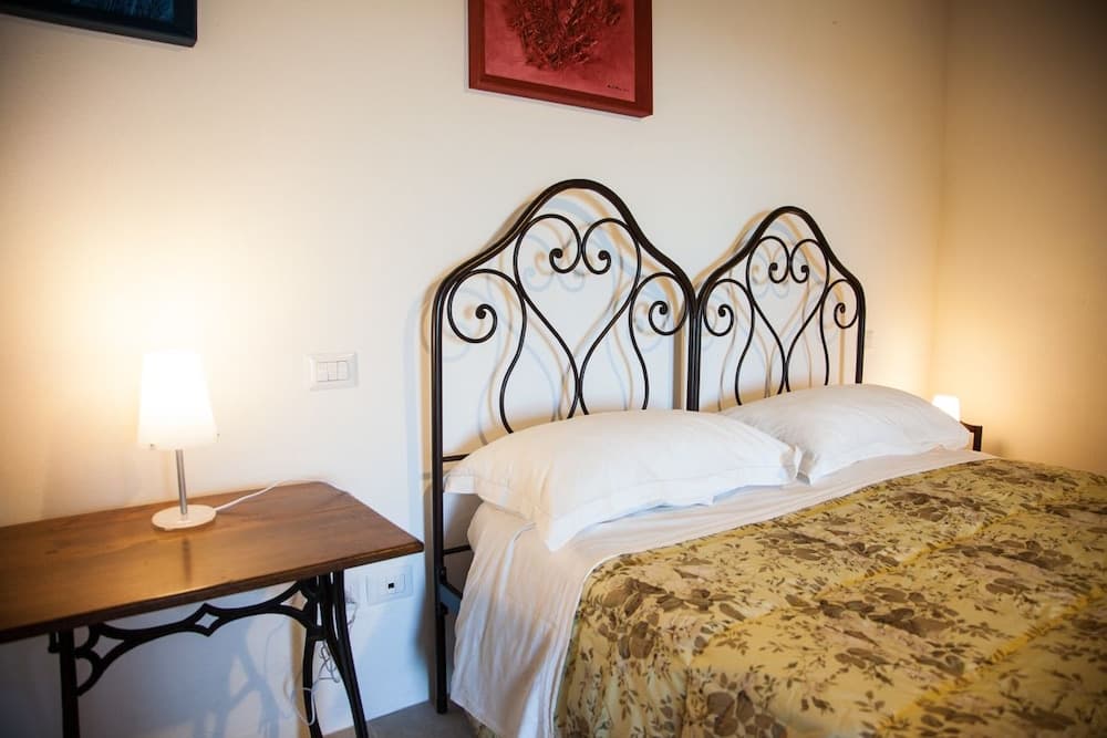 Casale Belvedere con piscina nel bosco