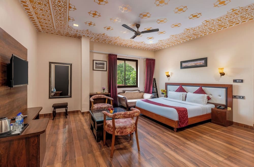 Vijaygarh Resort & Cottages with Private Pool