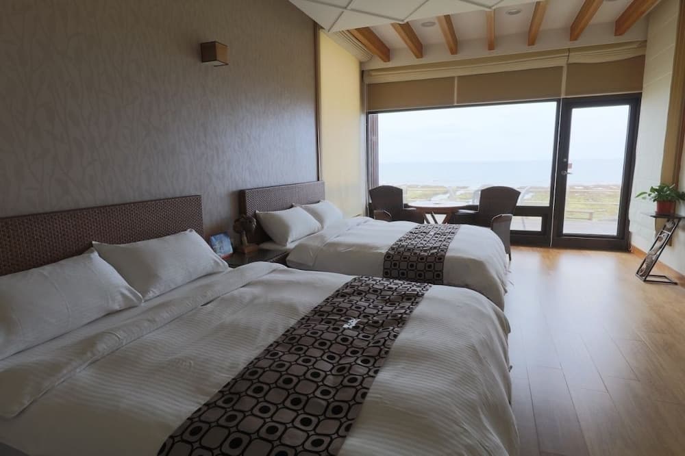 TORO Ocean Front B&B