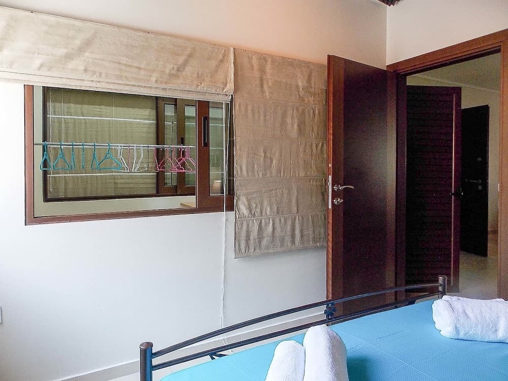 Nea Filadelfia Spacious Apartment with garden