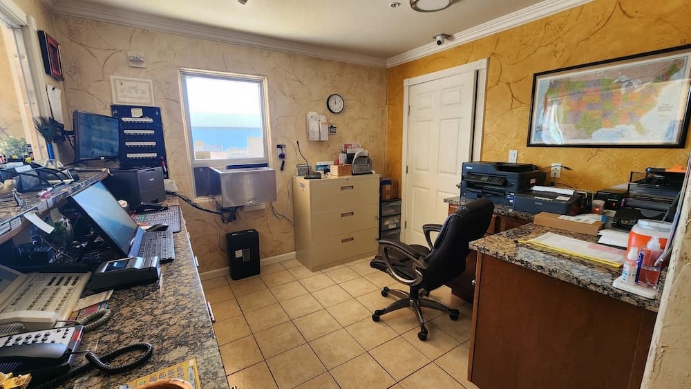 Benbrook Inn & Suites