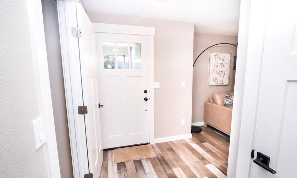 Mins From BSU Stadium!  Entertainer`s Dream!