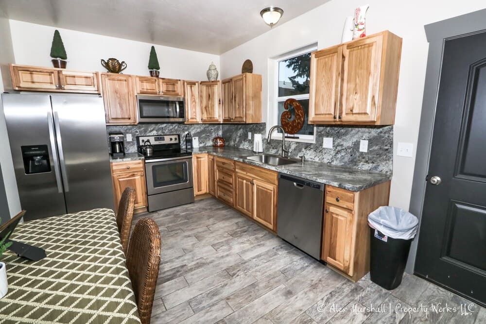 Perfect For Traveling Professionals - Easy Access to Everything!