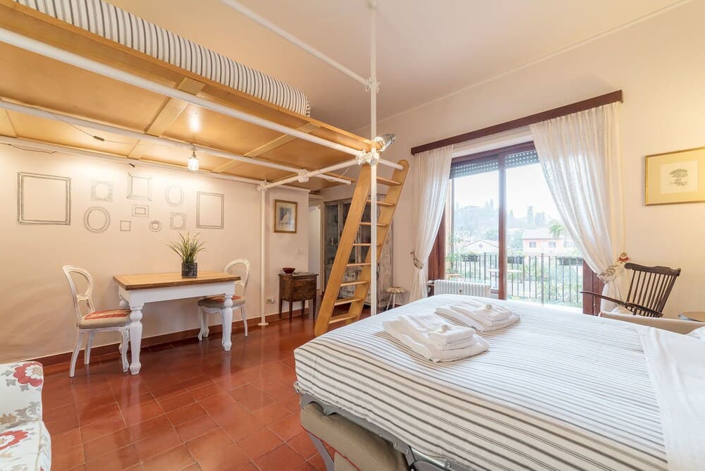 The Quietest Corner of Trastevere, AC & Elevator