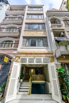 Woody House Saigon Center