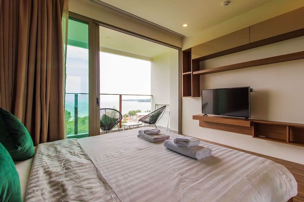 Oceana Sea View Apartments by Alexanders