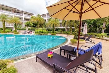 Pearl of Naithon by Alexanders