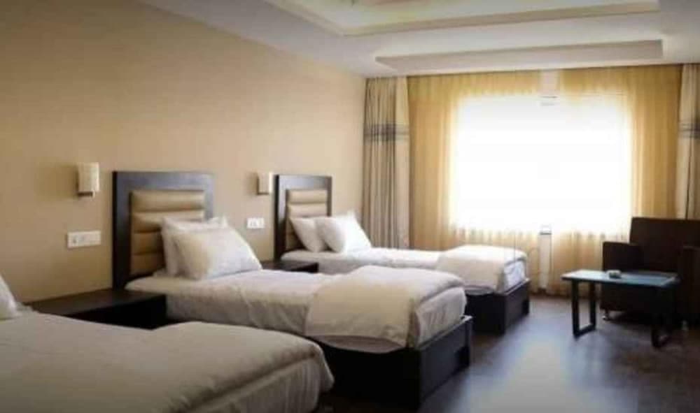 Hotel Swarnaa Paradise