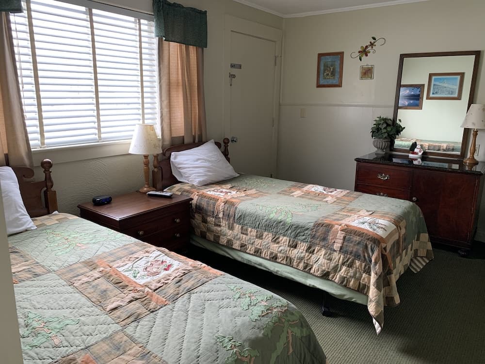 Carroll Motel & Cottages