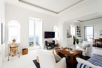 Luxury Apartment With Amazing Sea View