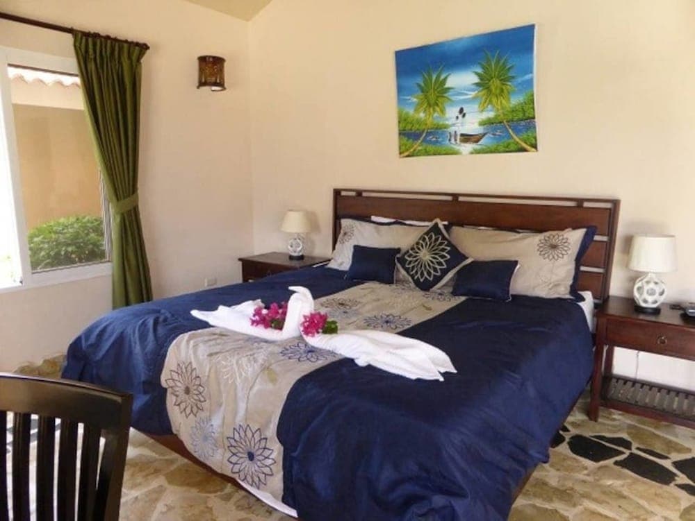 Elegant and Private 4 Bedroom Villa