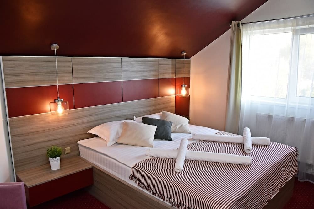 Green Wood Residence