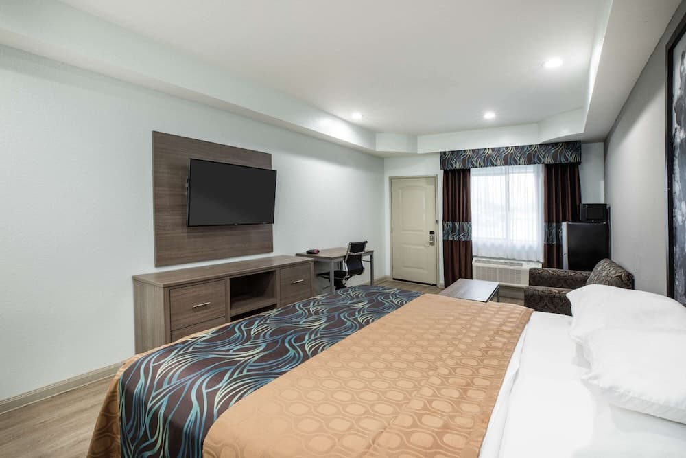 Super 8 by Wyndham Humble/Fallcreek/Houston