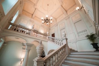 Royal Palace Luxury Suites & Hotel