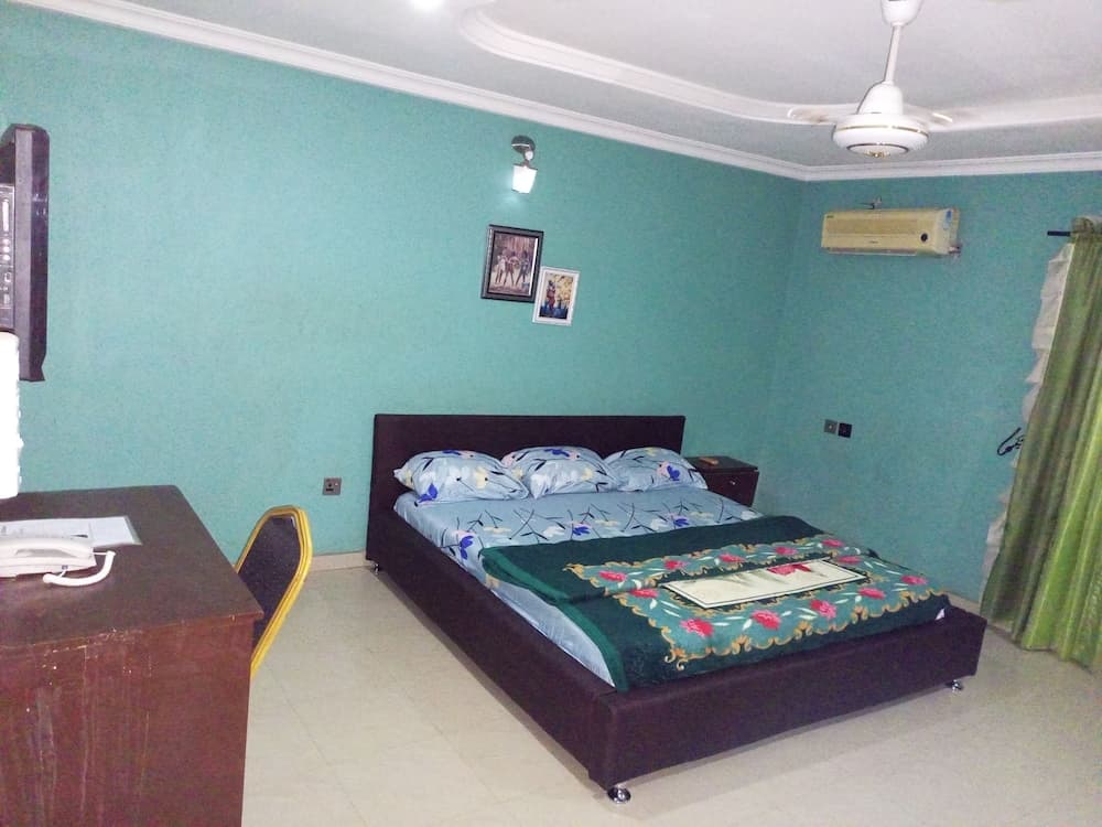 De Villa Hotel and Suites