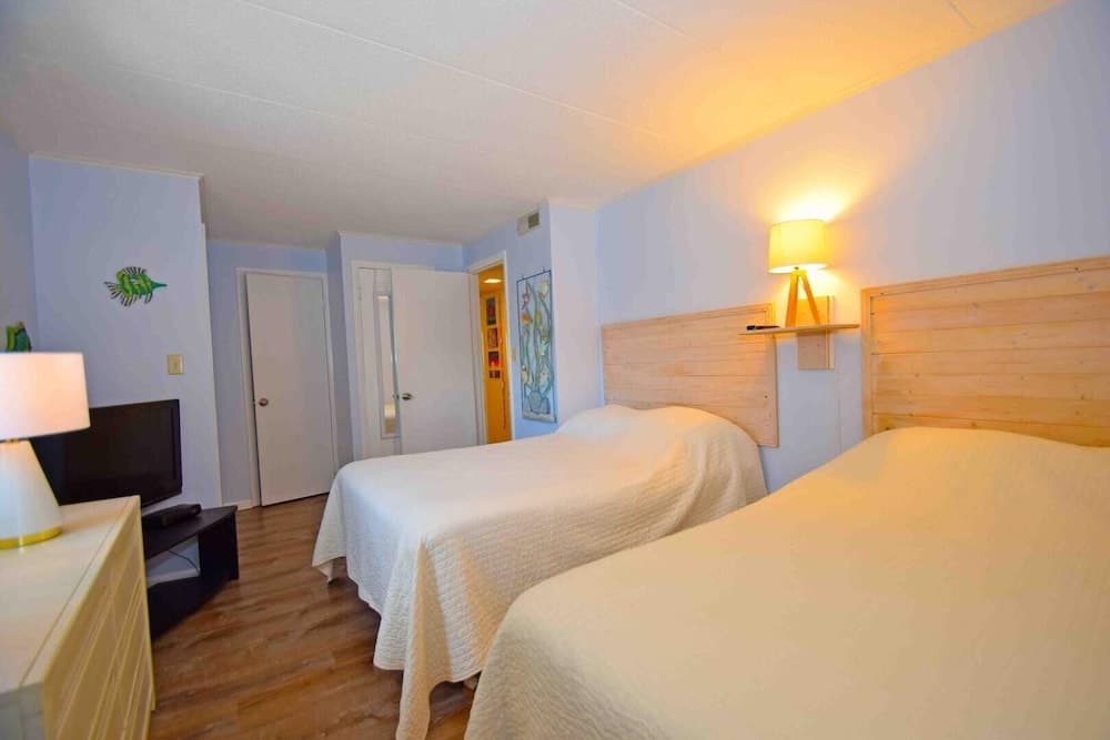 Thunder Island 112c 2 Bedroom Condo by RedAwning