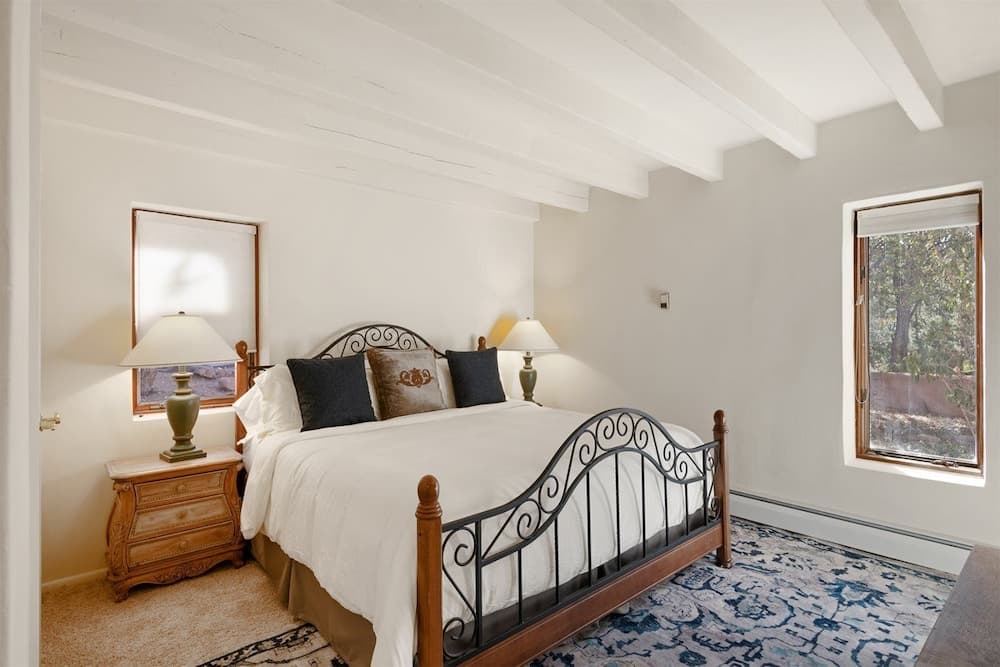 Casa Ladera - Enchanting Home, Nestled in Foothills With Spectacular Views