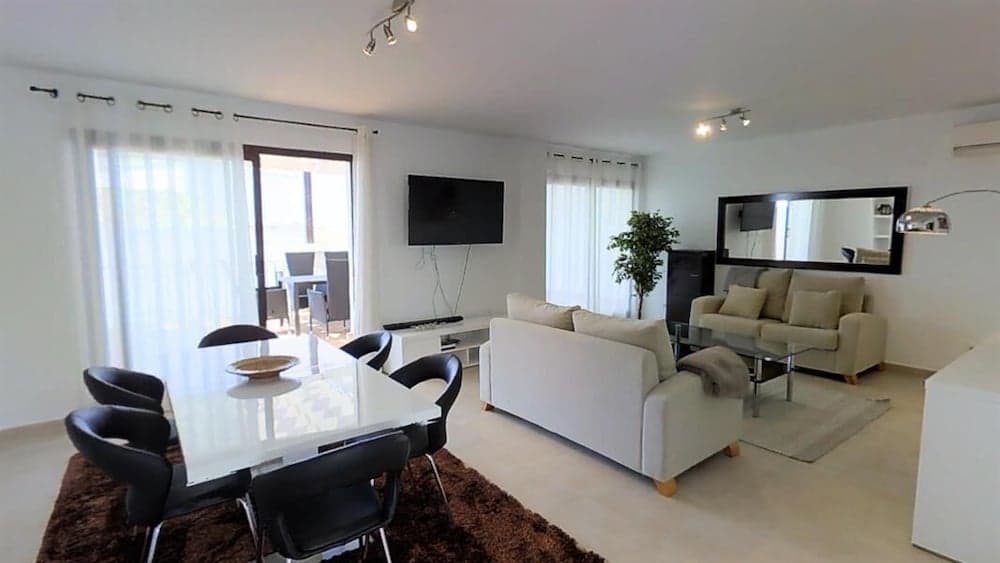 Beautiful Penthouse Near Beach