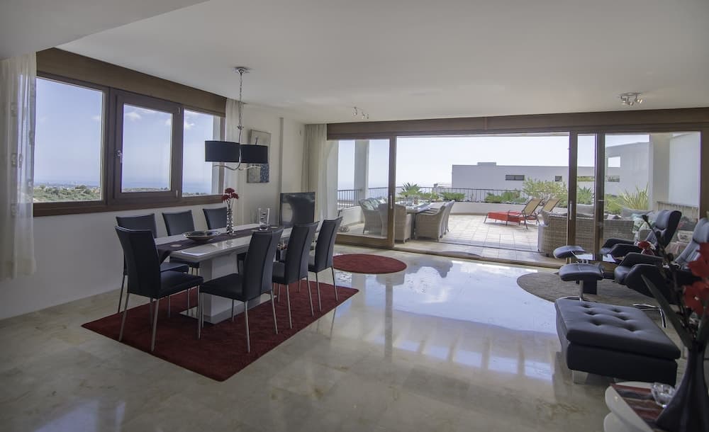 Great Penthouse Near Beach