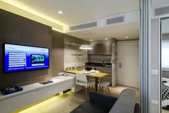 Lp2810 Contemporary Flat in the Heart of Jardins