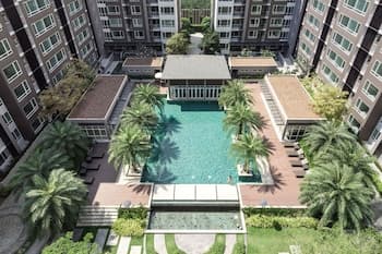 Locals Bangna Elements Srinakarin