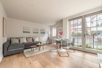 Hampden Apartments - the Diana