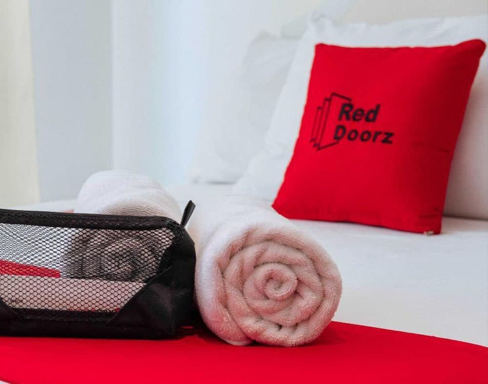 RedDoorz Plus near Mendoza Park