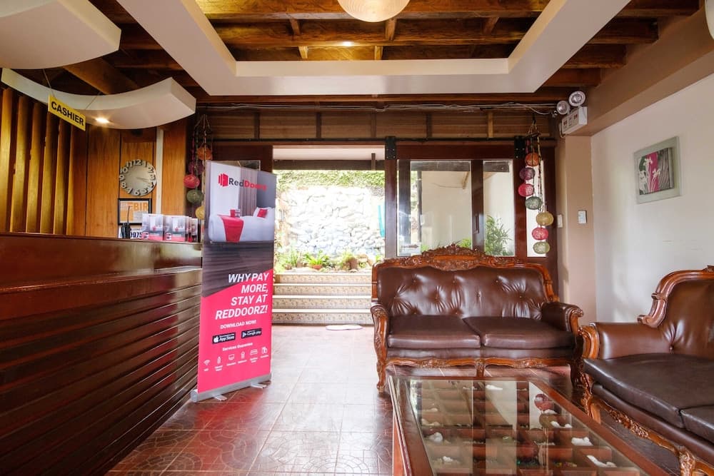 RedDoorz Premium @ Abueg Road Extension