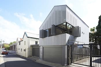 Studio Reuss - a City Retreat