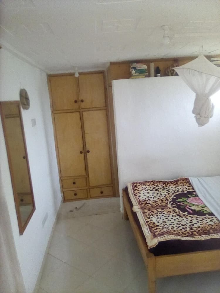 Maasai Backpackers Home