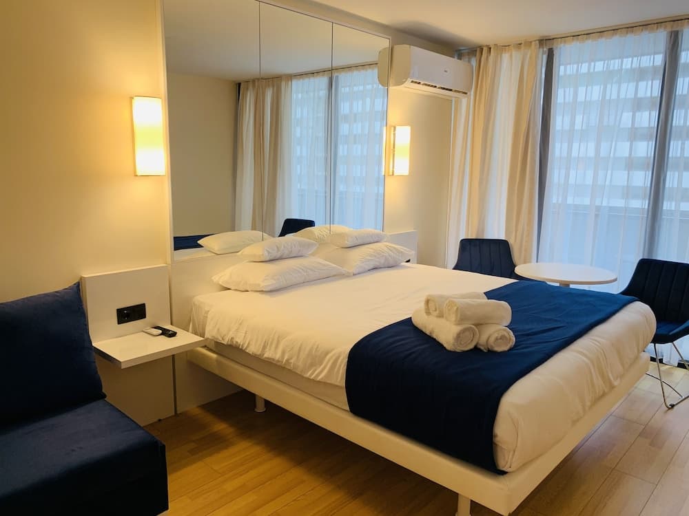 Royal Sea Breeze Apartment